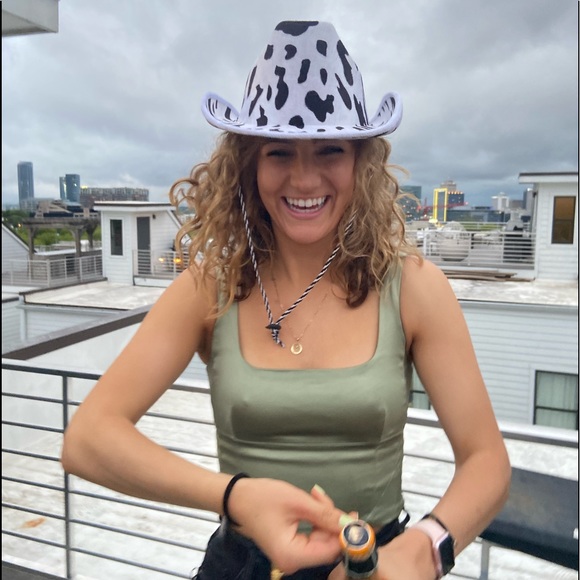 Meet your Posher, Grace - Picture 1 of 6